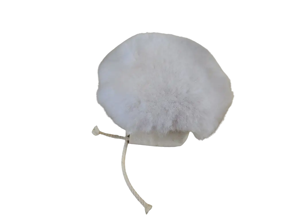 Disque à lustrer en peau de mouton – vue de dessus - Malige Disque à lustrer en peau de mouton naturelle